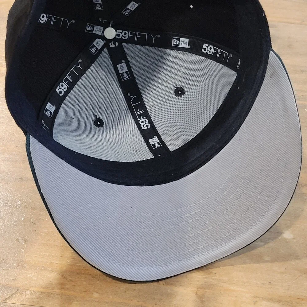 New York Yankees Hat New Era Size 7 Fitted Black Green 59Fifty MLB Baseball